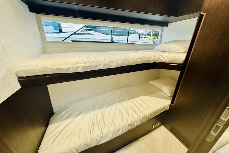 Slide: The Image of Galeon 500 FLY 2024 - 40