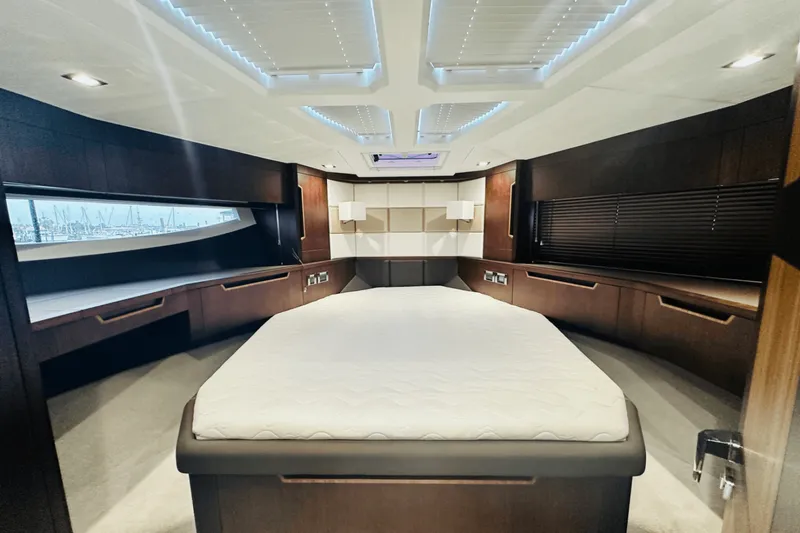 Slide: The Image of Galeon 500 FLY 2024 - 46