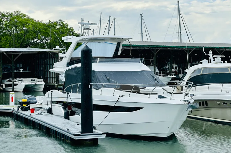 Slide: The Image of Galeon 500 FLY 2024 - 8