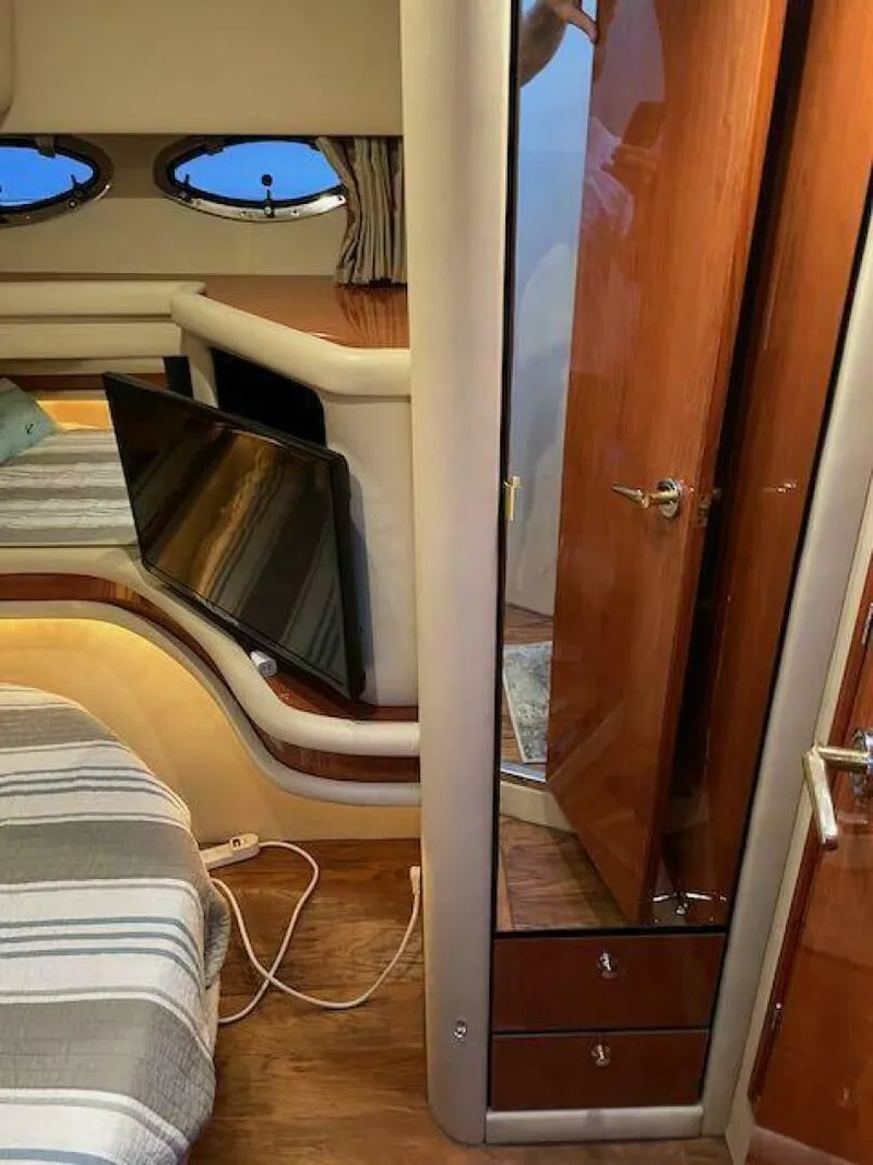 Slide: The Image of Sea Ray 480 Sedan Bridge 1999 - 23