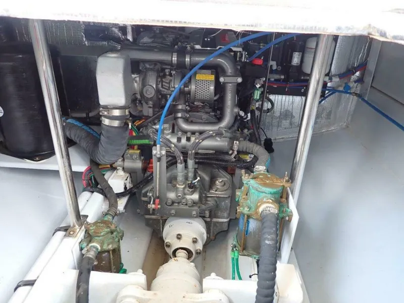 Slide: The Image of Custom Launch 45 Pilothouse 2021 - 21