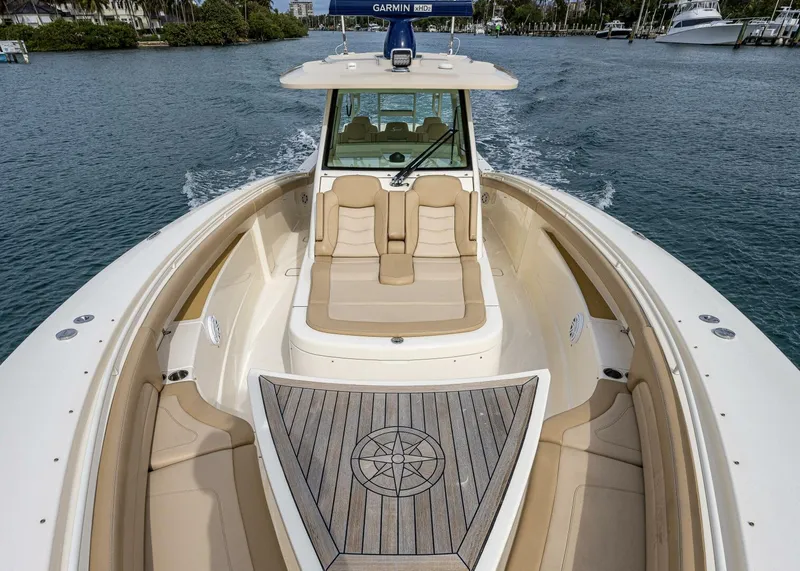 Slide: The Image of Scout 420 LXF 2019 - 10