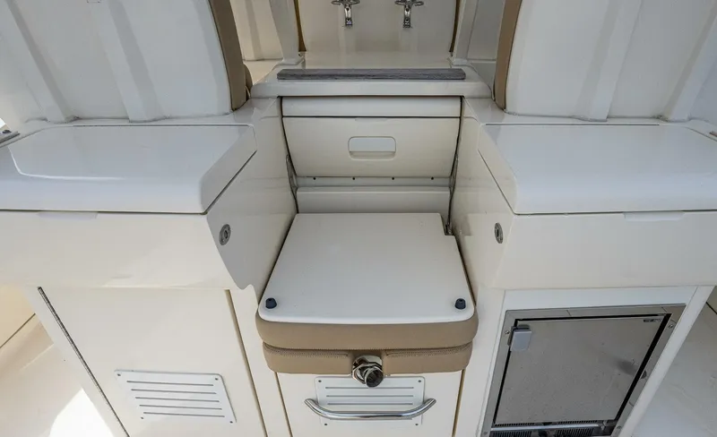 Slide: The Image of Scout 420 LXF 2019 - 15