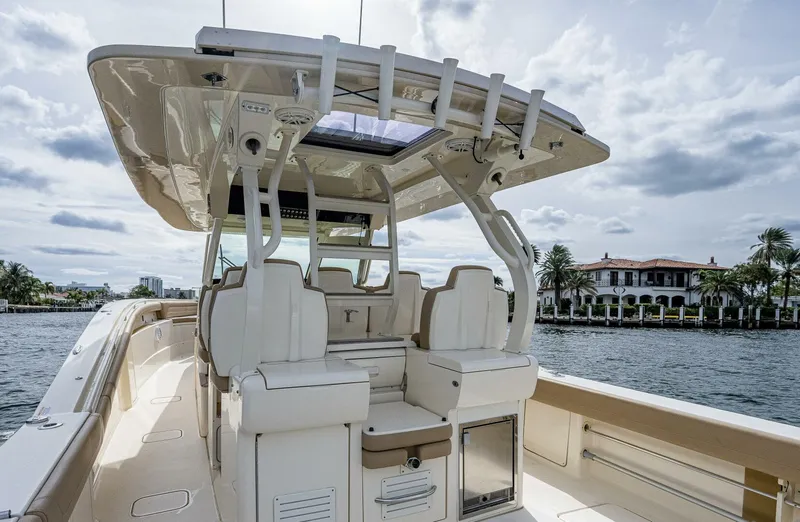 Slide: The Image of Scout 420 LXF 2019 - 18