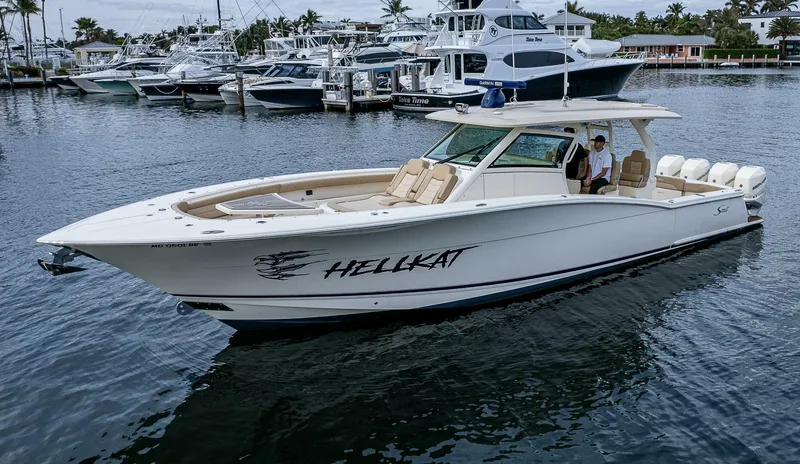 Slide: The Image of Scout 420 LXF 2019 - 24