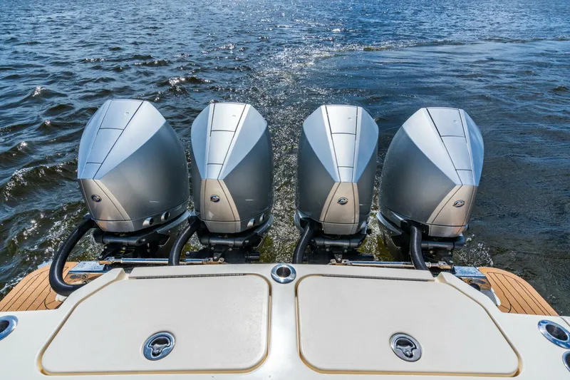 Slide: The Image of Scout 425 LXF 2021 - 2