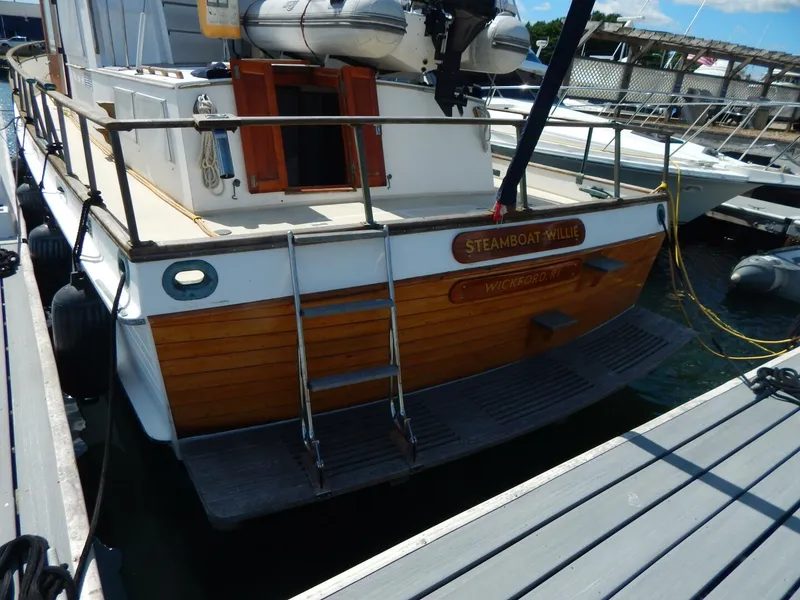 Slide: The Image of Grand Banks 42 Classic 1976 - 48