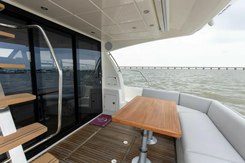Slide: The Image of Prestige 460 Flybridge 2023 - 18