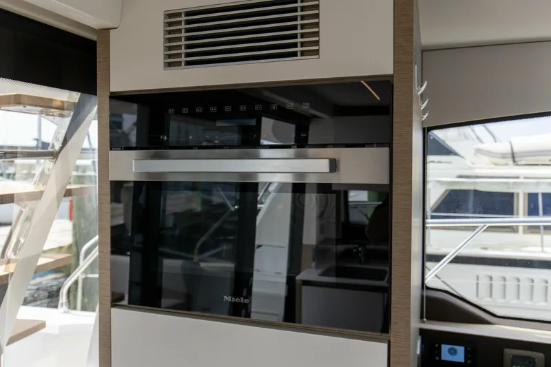 Slide: The Image of Prestige 460 Flybridge 2023 - 41