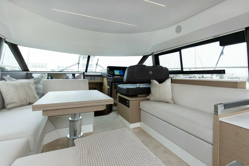 Slide: The Image of Prestige 460 Flybridge 2023 - 5