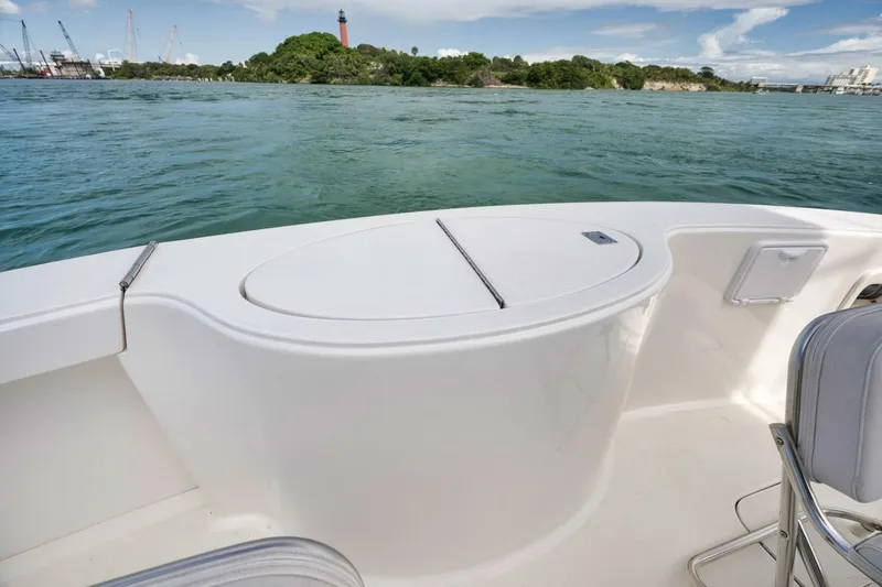 Slide: The Image of Ocean 57 Enclosed Bridge Convertible 2004 - 20