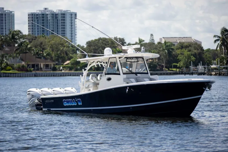 The Image of Regulator Marine 41 Center Console 2021 - 0