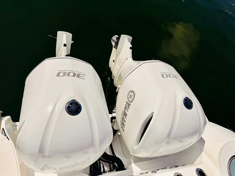 Slide: The Image of Sea Fox 328 Commander 2019 - 2