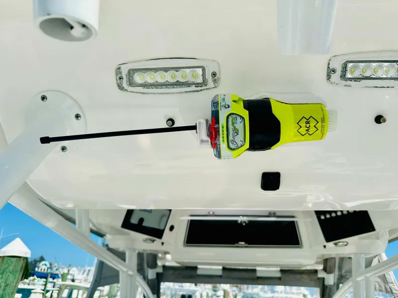 Slide: The Image of Sea Fox 328 Commander 2019 - 7