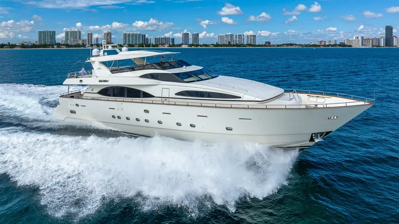 The Image of Azimut 2000 - 0