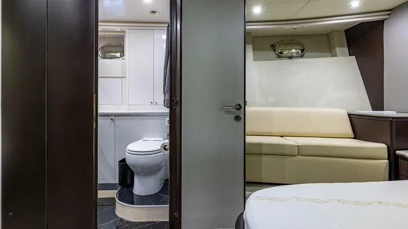 Slide: The Image of Azimut 2000 - 101