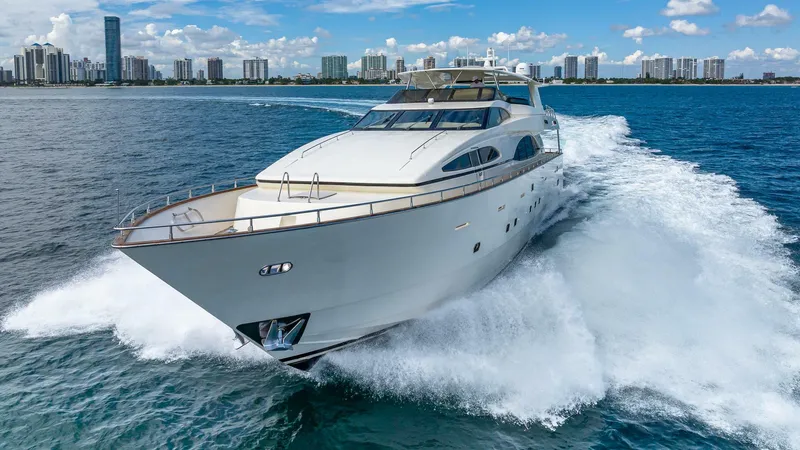 Slide: The Image of Azimut 2000 - 111