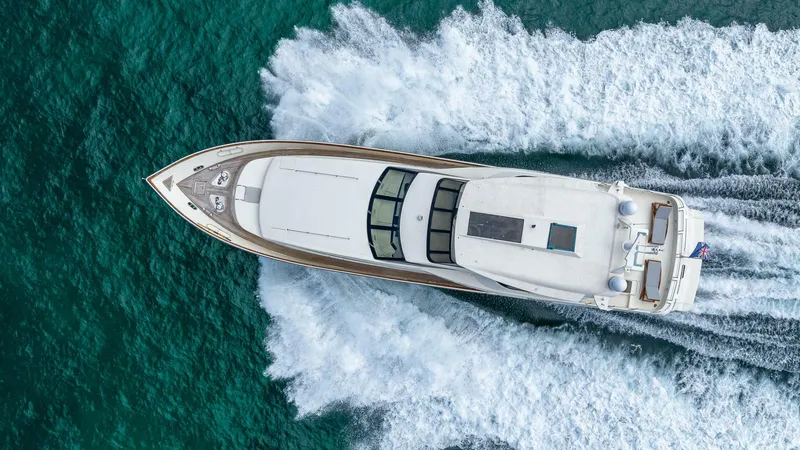 Slide: The Image of Azimut 2000 - 16
