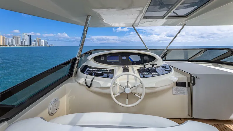 Slide: The Image of Azimut 2000 - 31