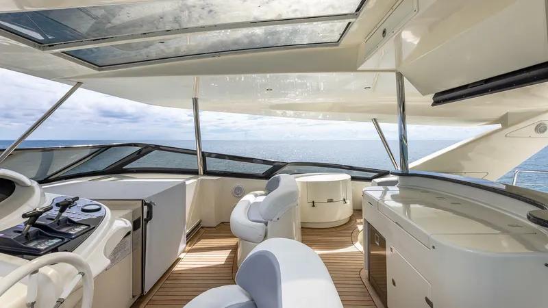 Slide: The Image of Azimut 2000 - 37