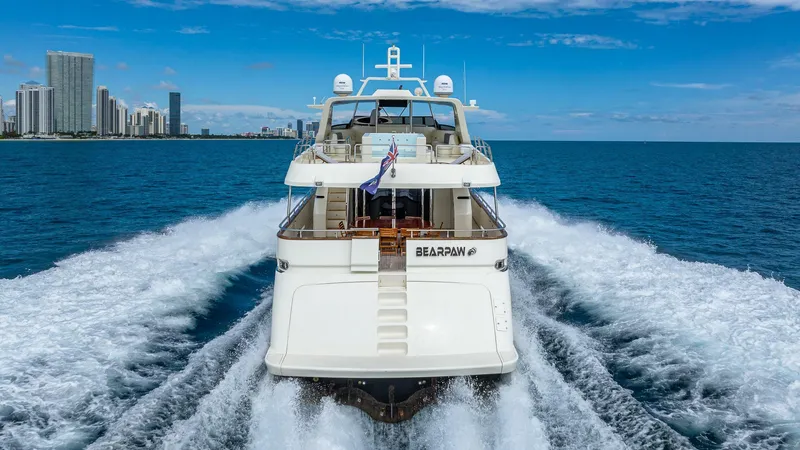 Slide: The Image of Azimut 2000 - 4