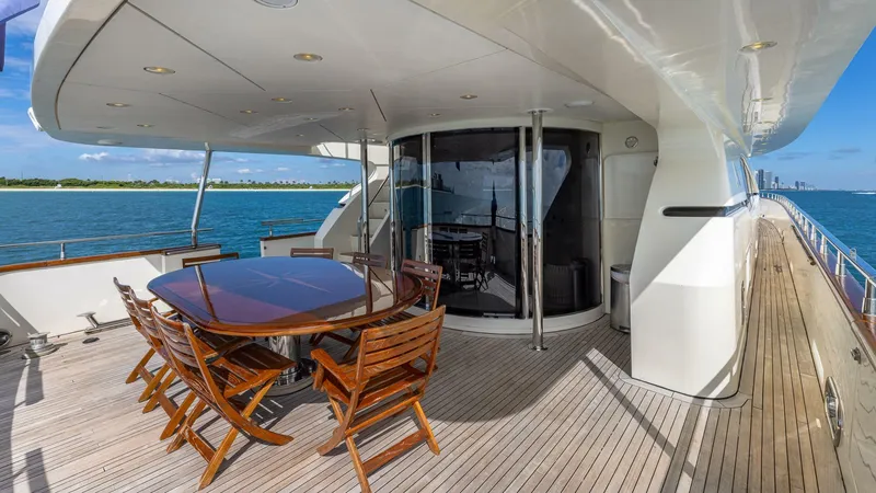 Slide: The Image of Azimut 2000 - 43