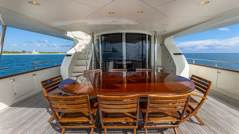 Slide: The Image of Azimut 2000 - 44