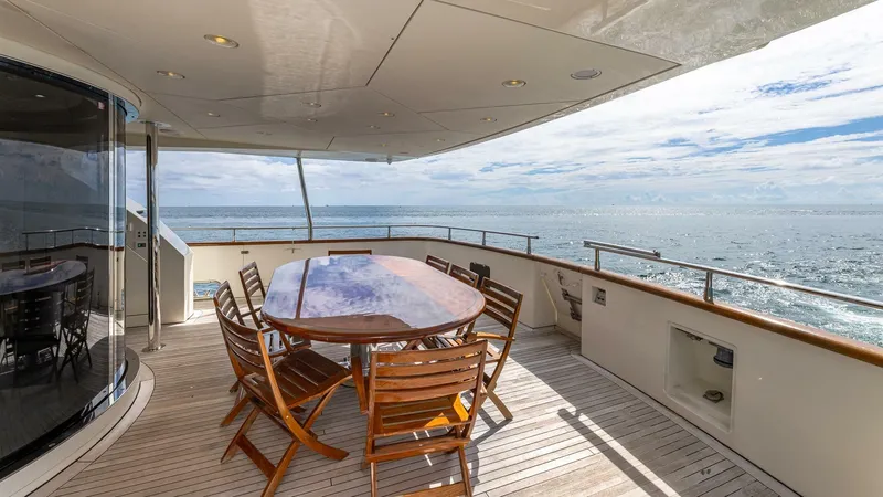 Slide: The Image of Azimut 2000 - 46