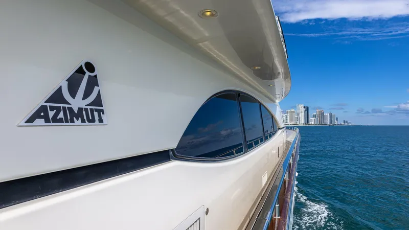 Slide: The Image of Azimut 2000 - 50