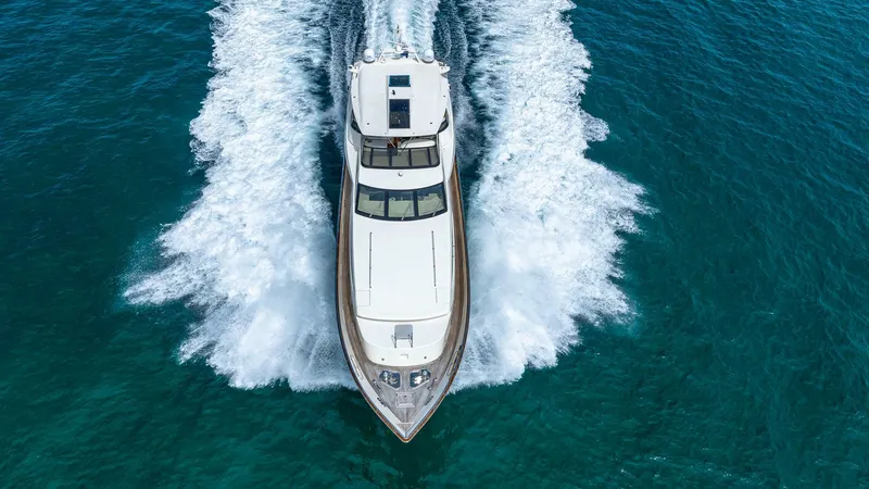 Slide: The Image of Azimut 2000 - 6