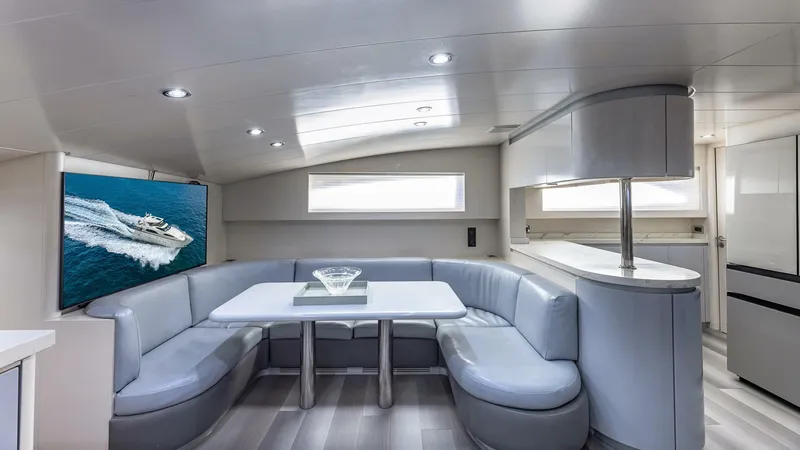 Slide: The Image of Azimut 2000 - 70