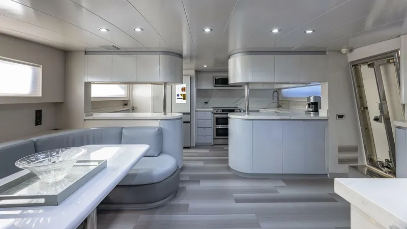 Slide: The Image of Azimut 2000 - 71