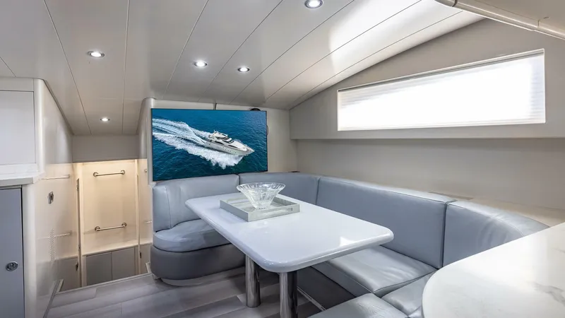 Slide: The Image of Azimut 2000 - 78