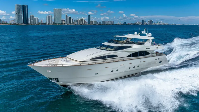 Slide: The Image of Azimut 2000 - 9