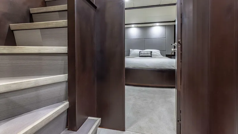 Slide: The Image of Azimut 2000 - 92