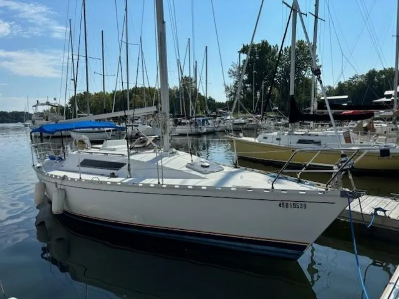 Slide: The Image of Beneteau 1984 - 13