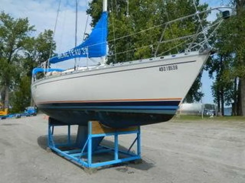 Slide: The Image of Beneteau 1984 - 2