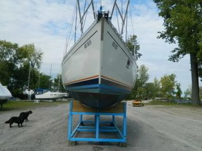 Slide: The Image of Beneteau 1984 - 3