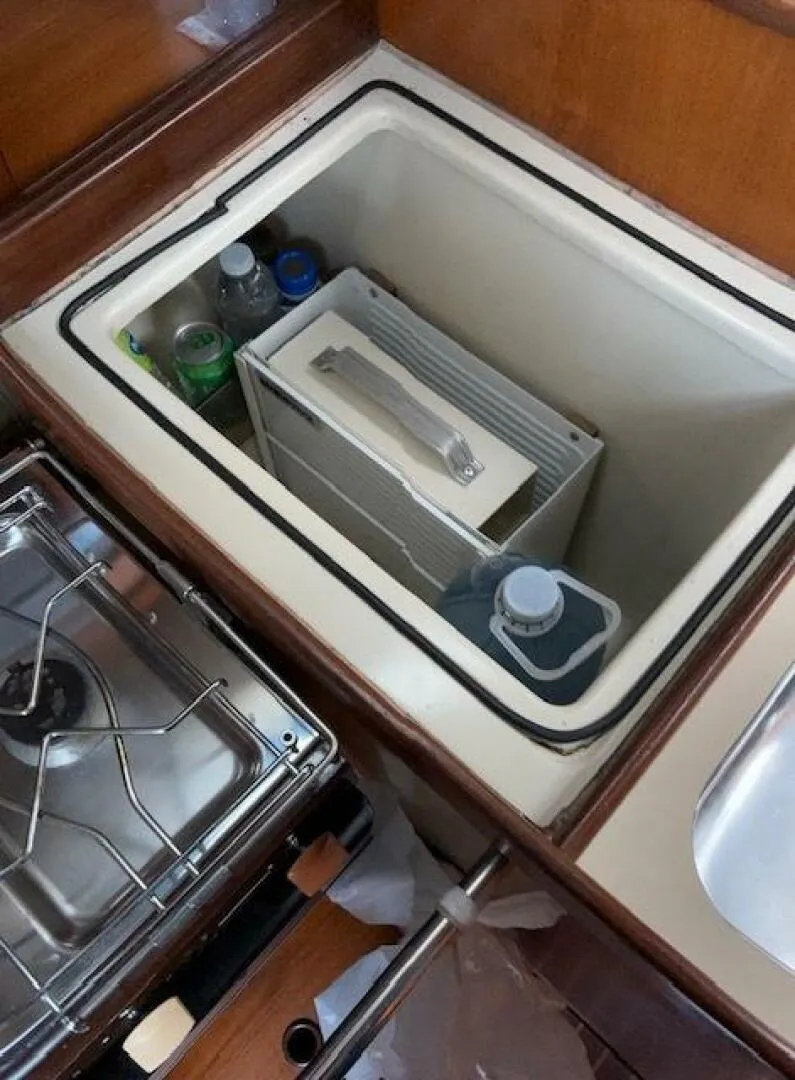 Slide: The Image of Beneteau 1984 - 30