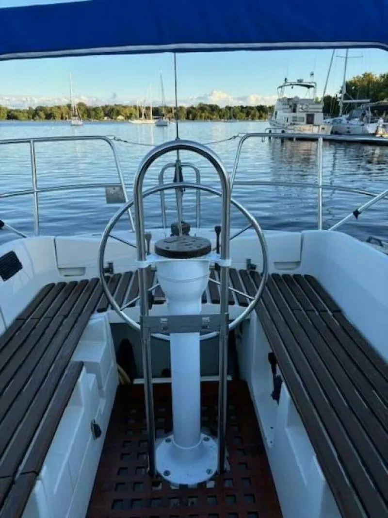 Slide: The Image of Beneteau 1984 - 35