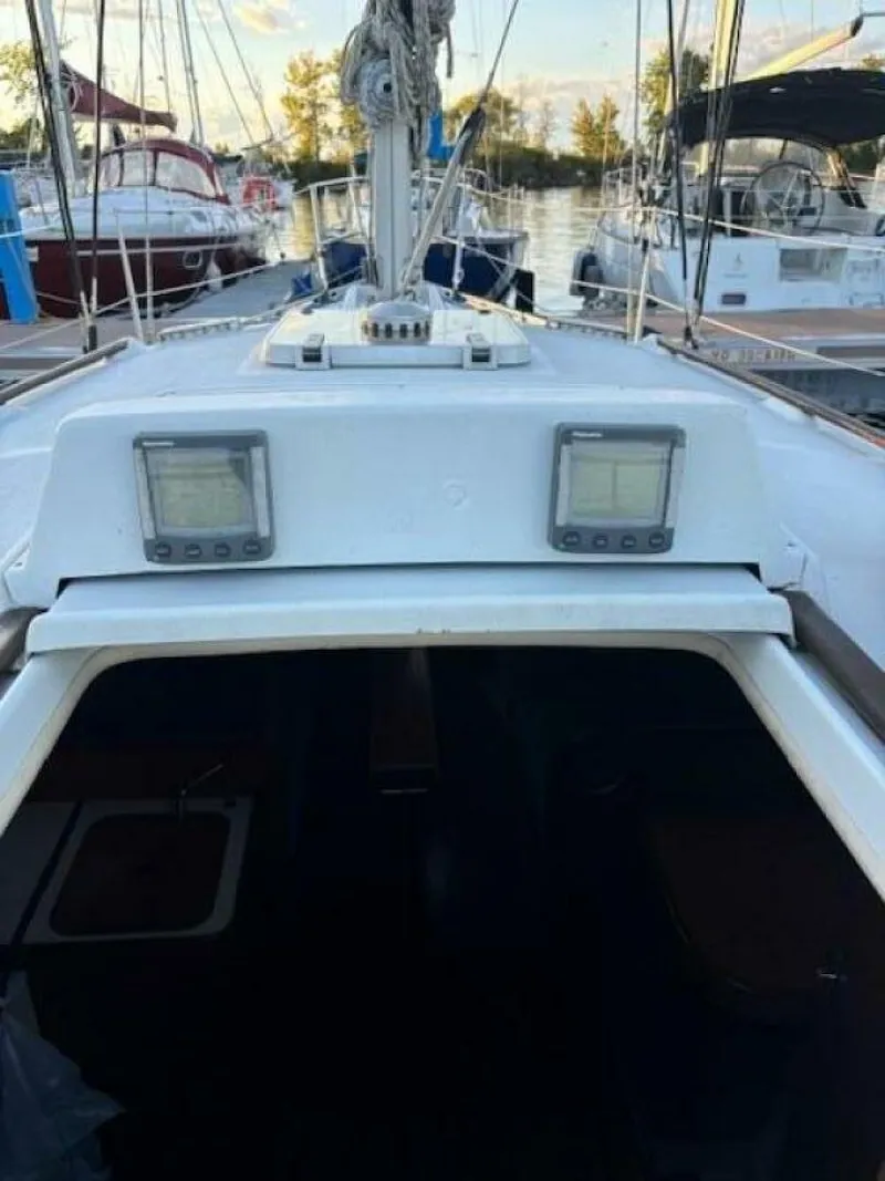 Slide: The Image of Beneteau 1984 - 37