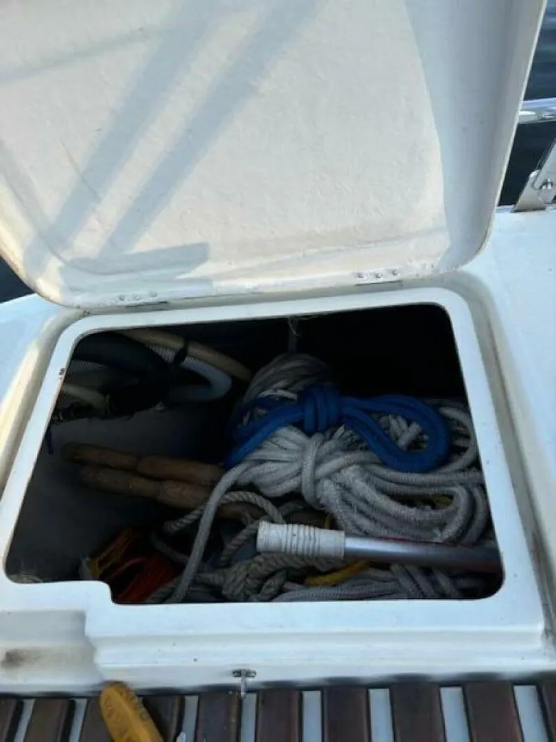 Slide: The Image of Beneteau 1984 - 40