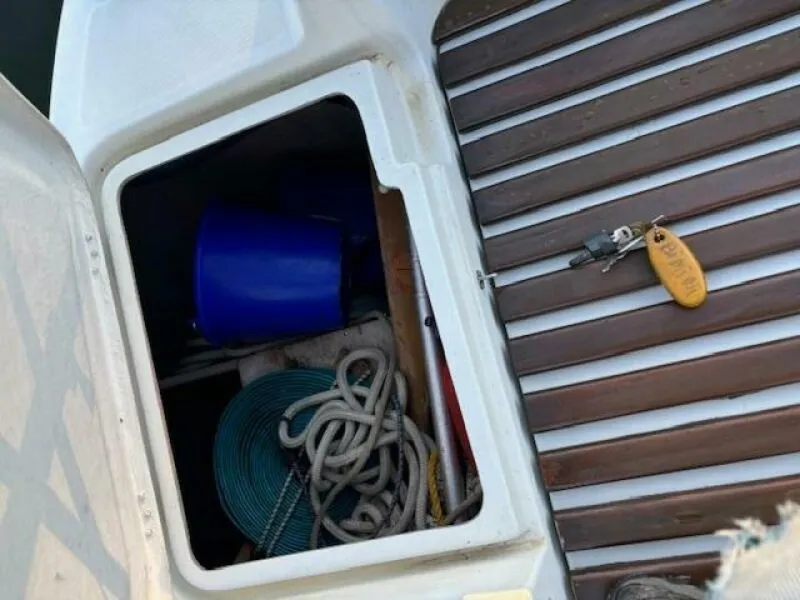 Slide: The Image of Beneteau 1984 - 41