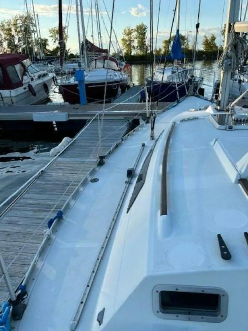 Slide: The Image of Beneteau 1984 - 42