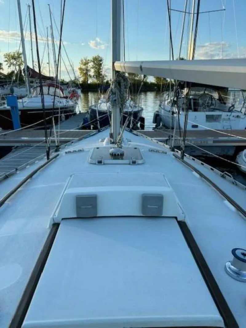 Slide: The Image of Beneteau 1984 - 43