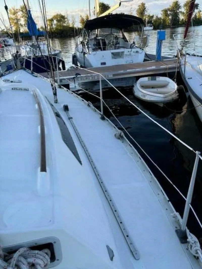 Slide: The Image of Beneteau 1984 - 44