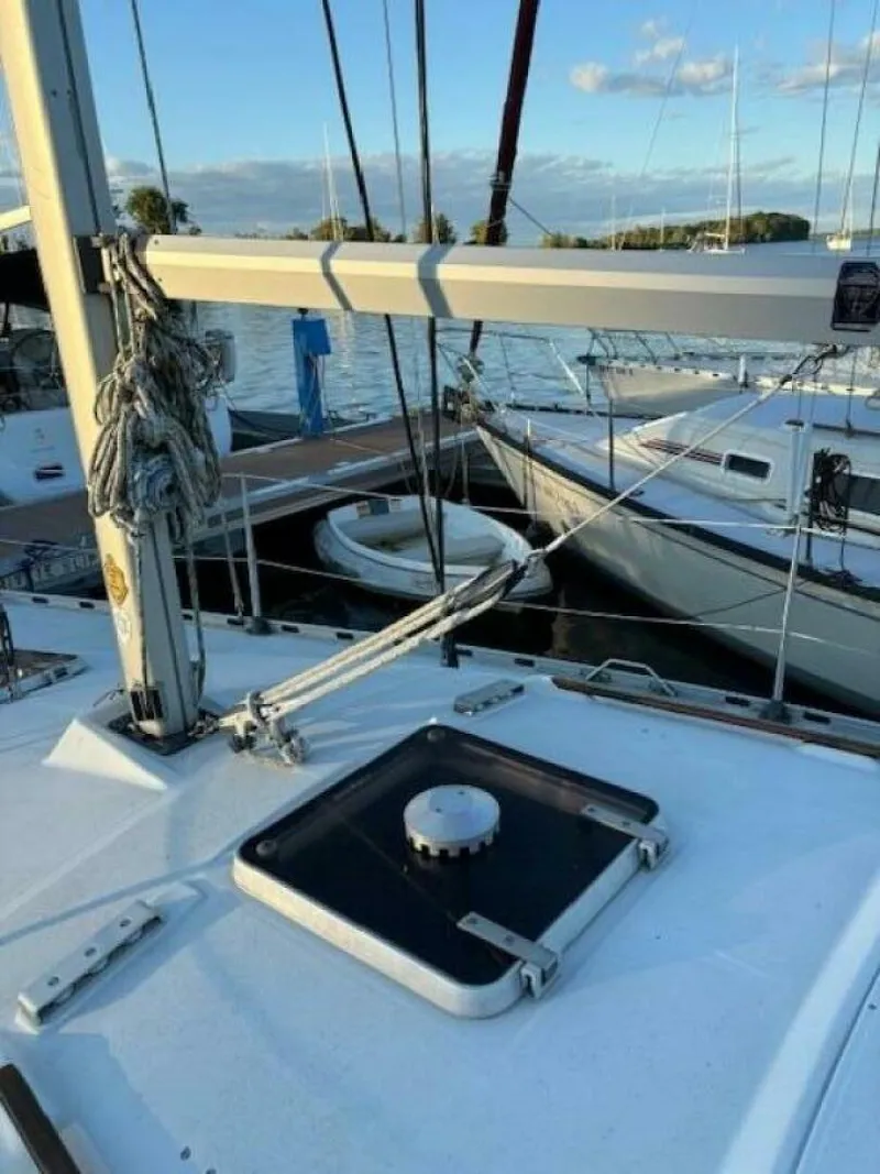 Slide: The Image of Beneteau 1984 - 48