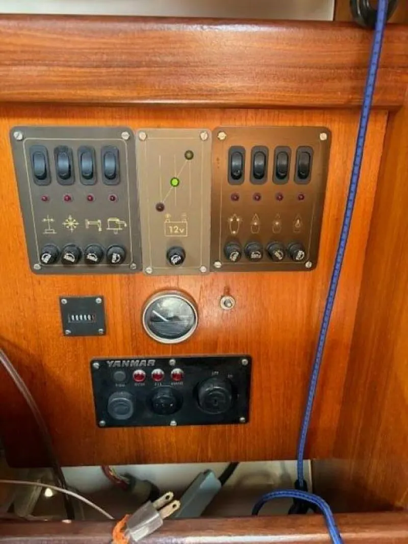 Slide: The Image of Beneteau 1984 - 9