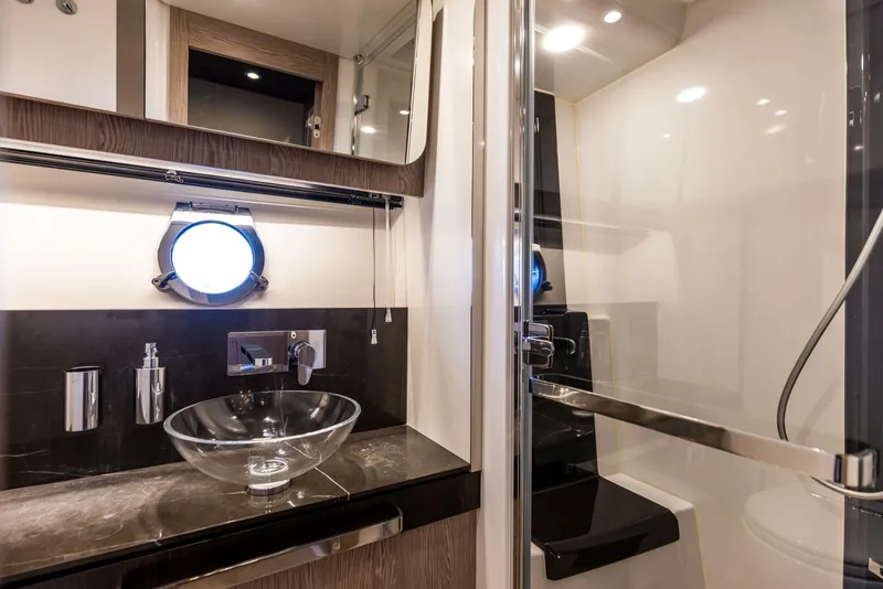 Slide: The Image of Azimut S6 Sport Fly 2021 - 16