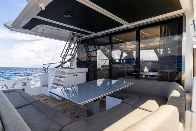 Slide: The Image of Azimut S6 Sport Fly 2021 - 30